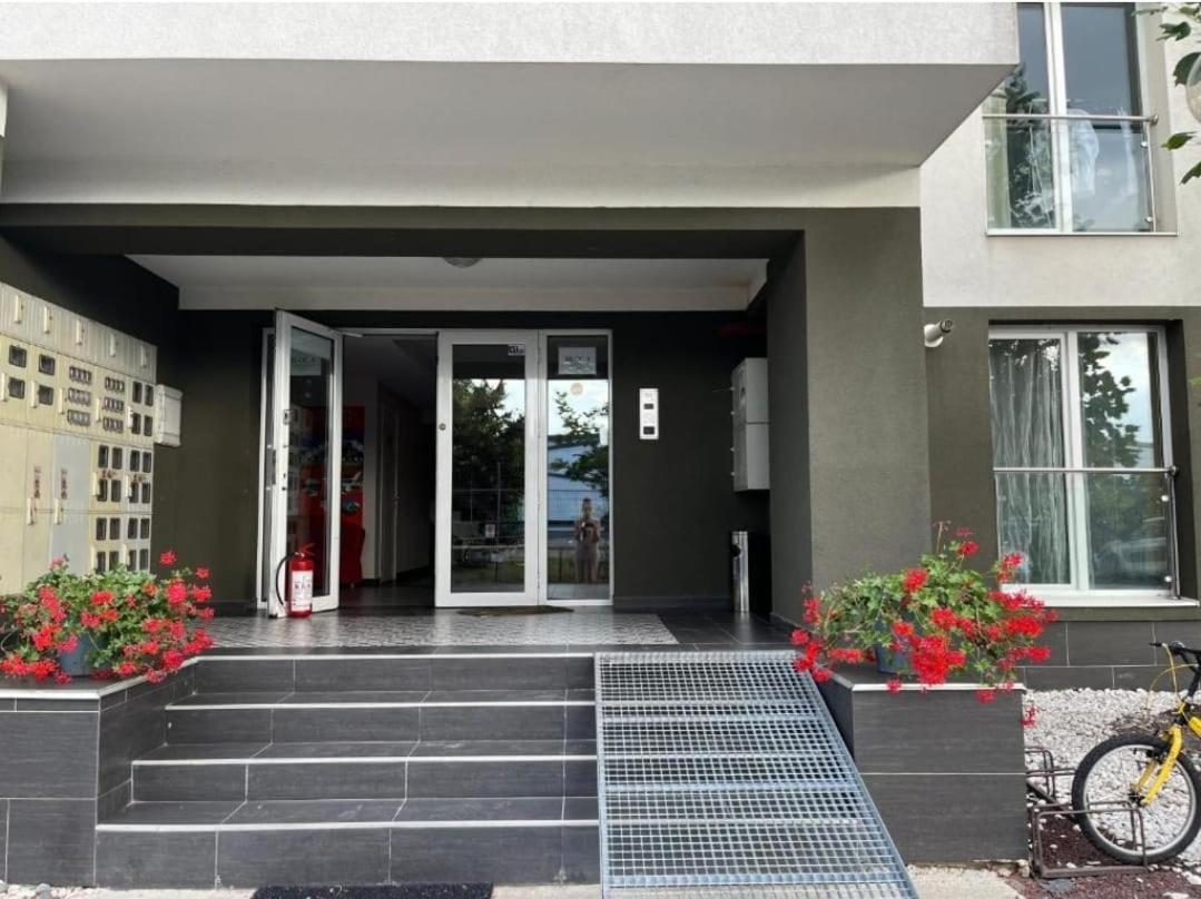 Tranzzit Airport Apartment II Otopeni Exteriér fotografie